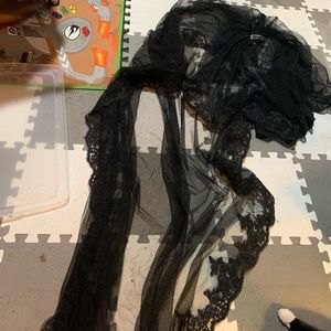 2 tier black wedding veil (1rst tier 3 meter/118 in., 2nd tier 0.85 meter/33in.)